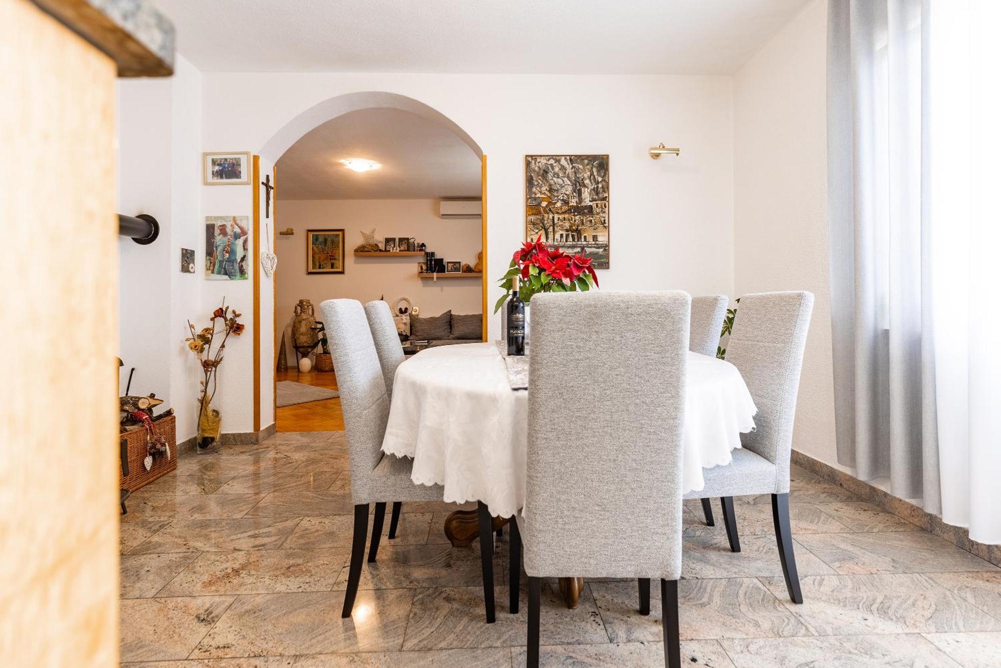 Apartman Nora Omiš Εξωτερικό φωτογραφία